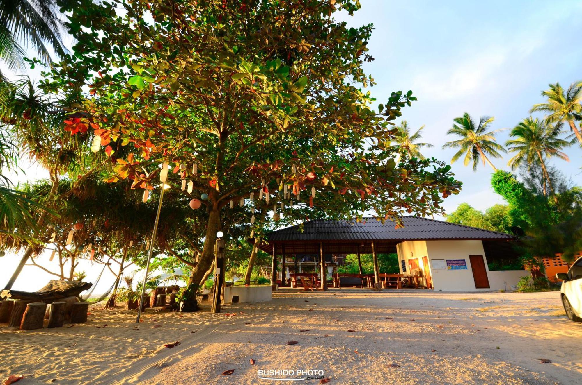 Baanchaylay Resort Khanom Ngoại thất bức ảnh