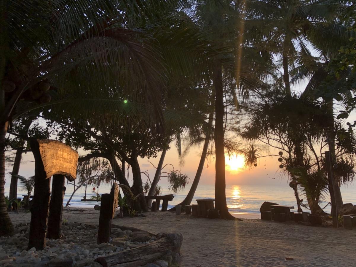 Baanchaylay Resort Khanom Ngoại thất bức ảnh